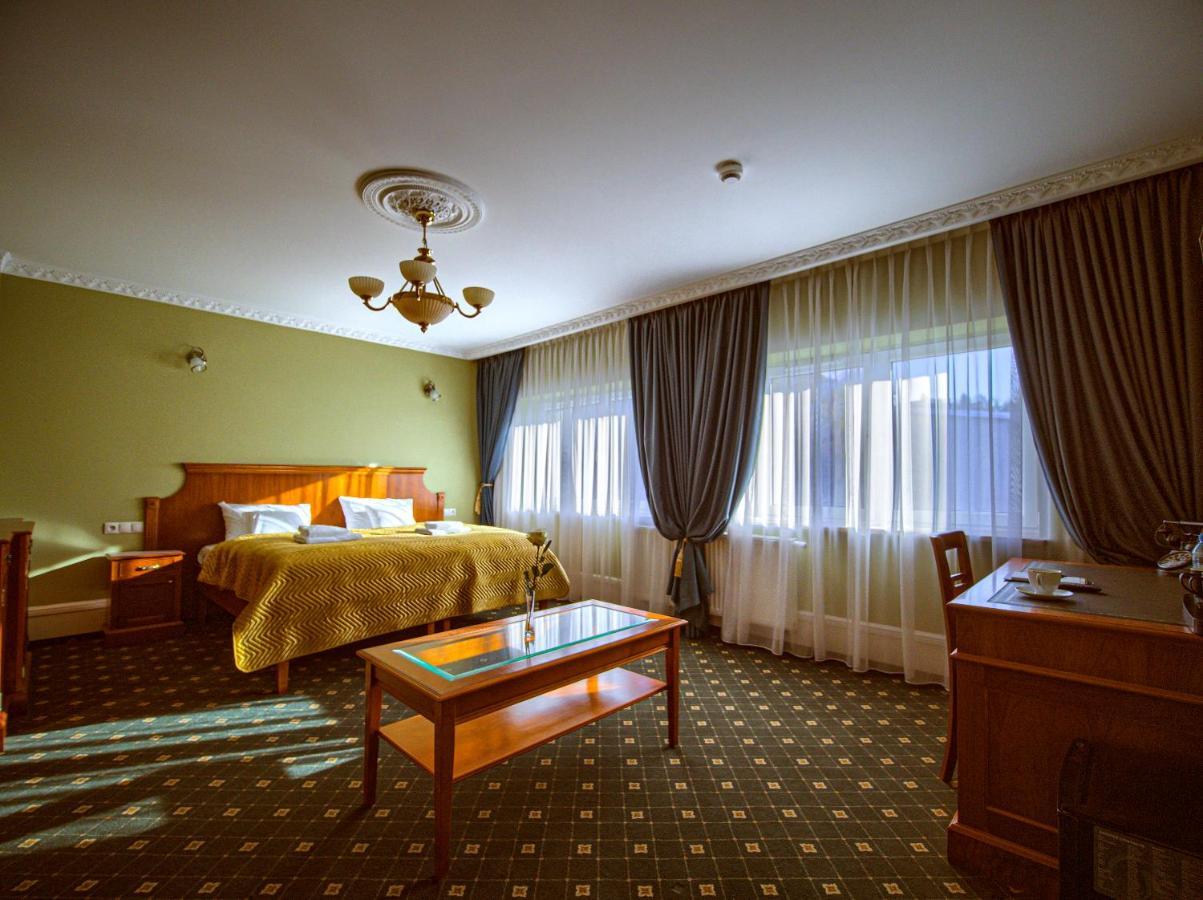 Aparthotel Hubertus Бялисток Екстериор снимка