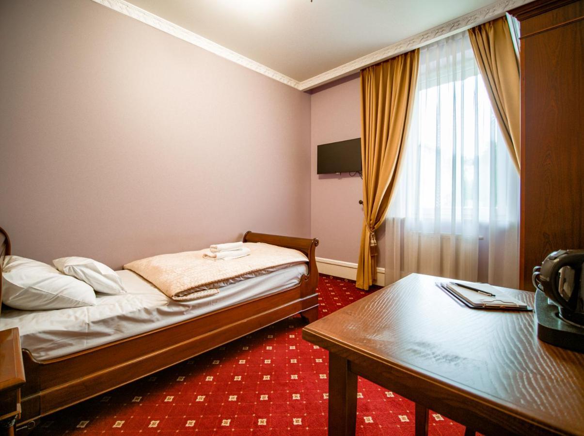 Aparthotel Hubertus Бялисток Екстериор снимка